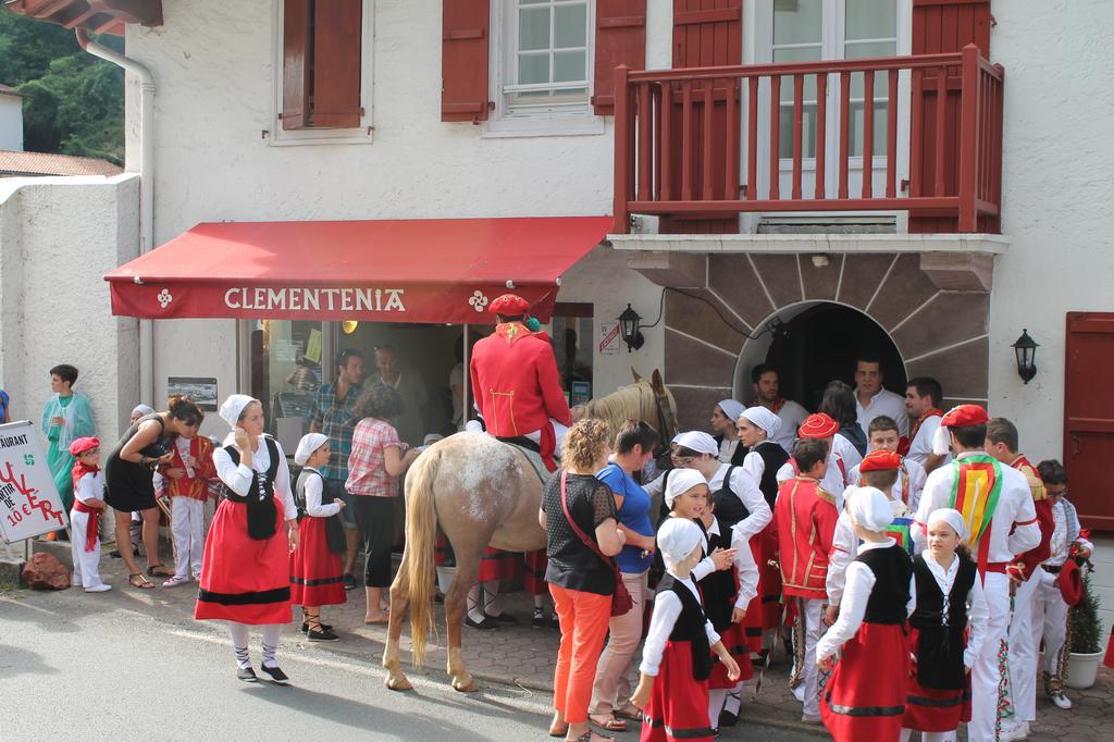 Hotel Le Clementenia Arnéguy Buitenkant foto
