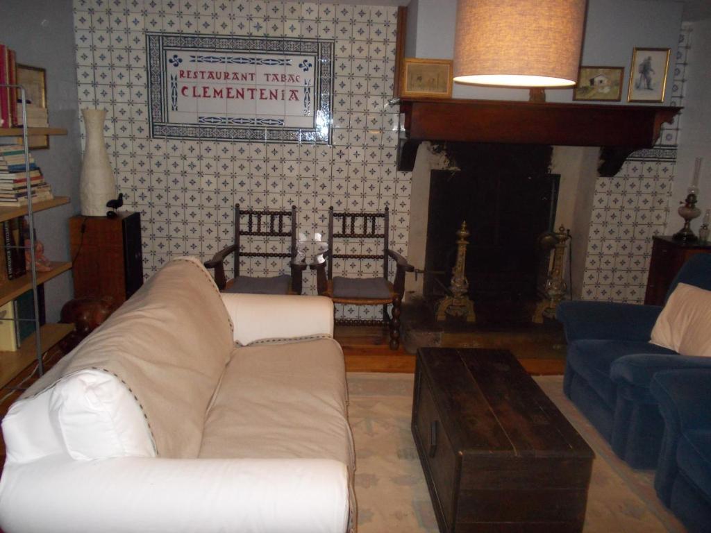 Hotel Le Clementenia Arnéguy Buitenkant foto