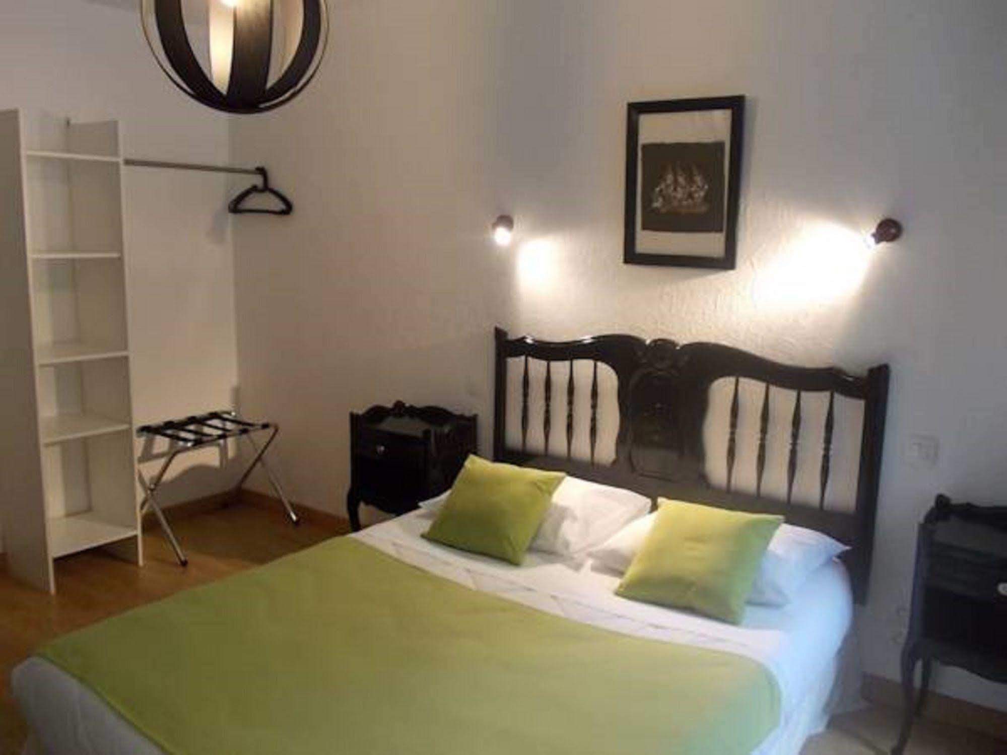 Hotel Le Clementenia Arnéguy Buitenkant foto